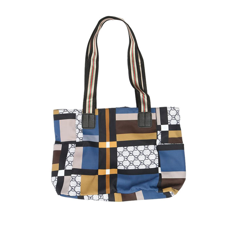 Zeintzuk dira sorbaldako bidaia poltsiko handien abantailak